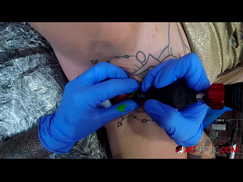 ❤️ Extrem tätowierte Hottie Sully Savage hat ein Tattoo auf ihrer Klitoris ️ Quality porn bei uns de.hentaidude.ru ❌❤